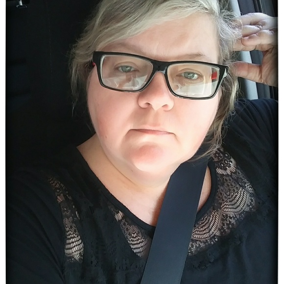 Meet your Posher, Stacy - Picture 1 of 1